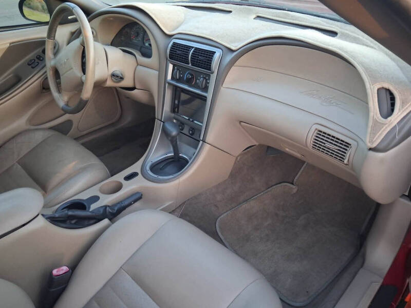 2004 Ford Mustang GT Deluxe