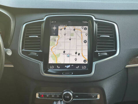 2017 Volvo XC90 T6 Momentum