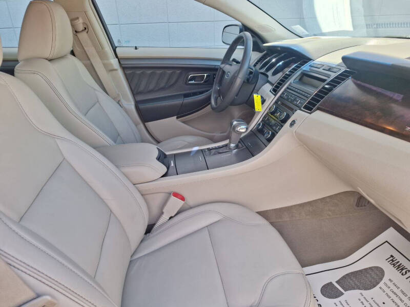 2011 Ford Taurus SEL