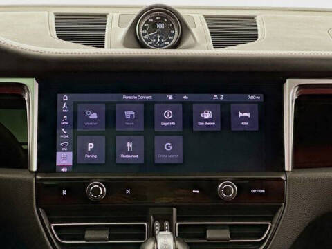 2023 Porsche Macan T