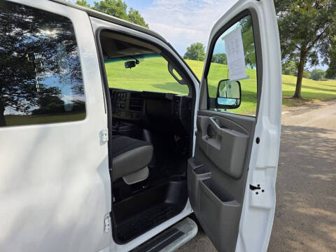 2023 GMC Savana 2500