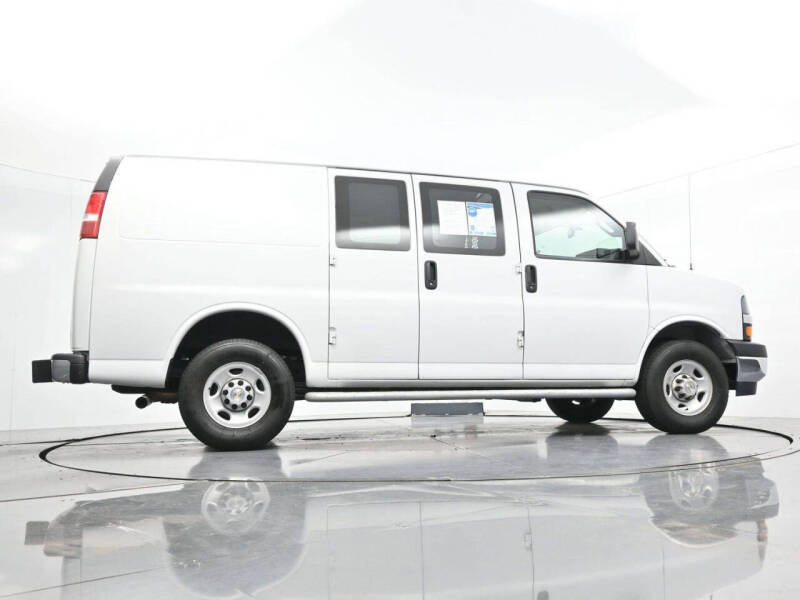 2024 Chevrolet Express 2500