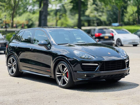2014 Porsche Cayenne GTS