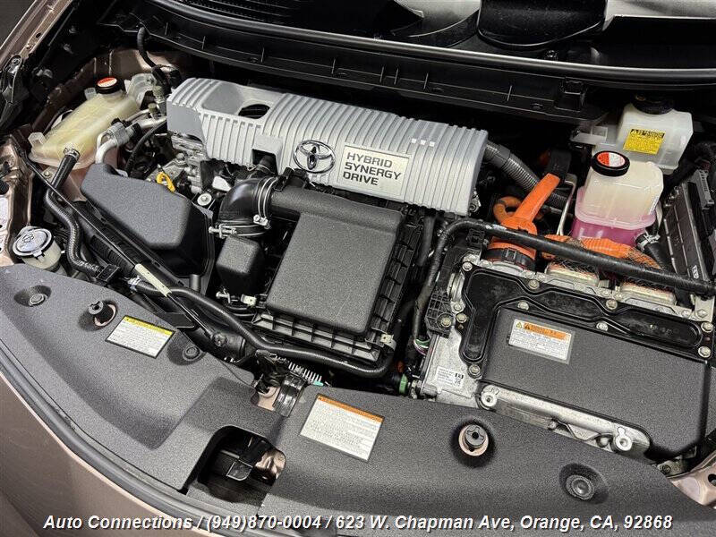 2016 Toyota Prius v Three