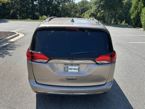 2017 Chrysler Pacifica Touring-L
