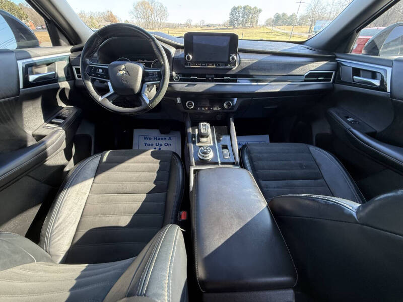 2022 Mitsubishi Outlander Black Edition