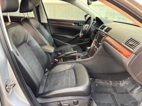 2012 Volkswagen Passat TDI SEL Premium