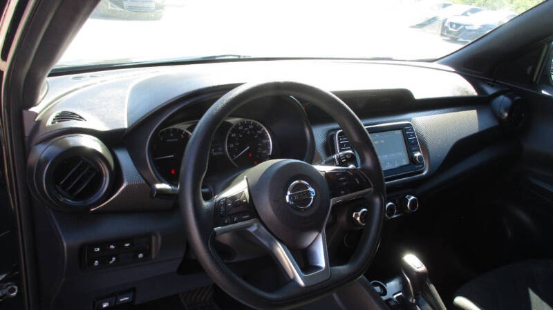2020 Nissan Kicks S
