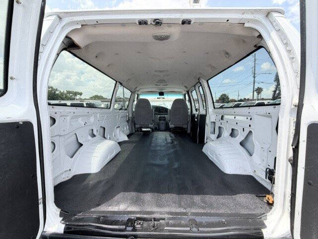 2003 Ford E-Series E-350 SD