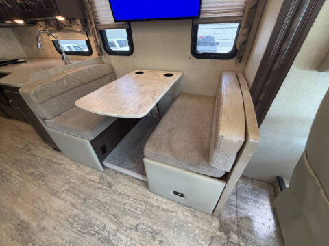 2017 Thor Motor Coach Hurricane