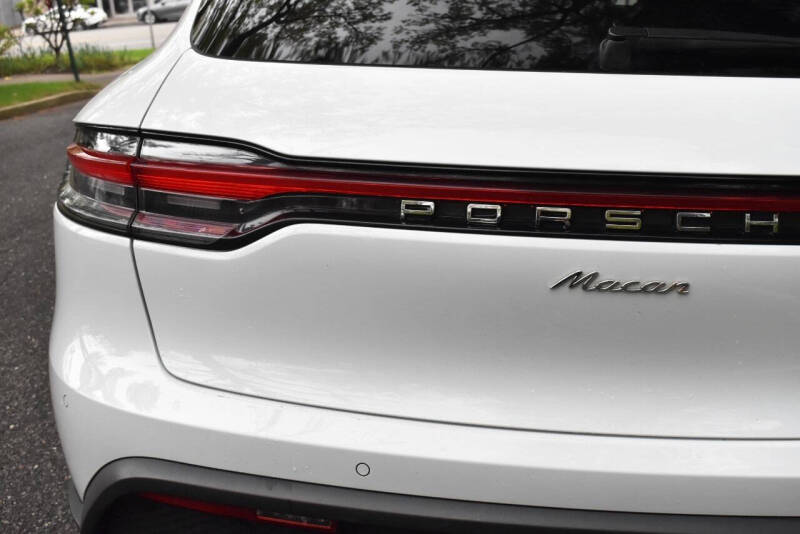 2022 Porsche Macan