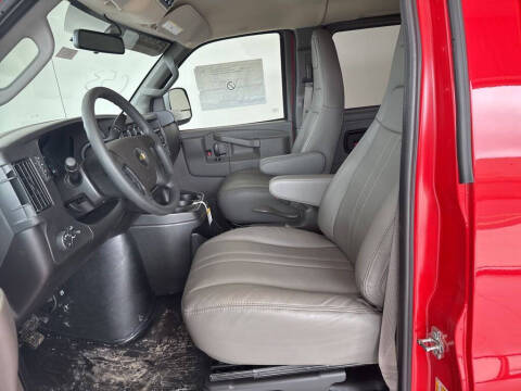 2025 Chevrolet Express LS 3500
