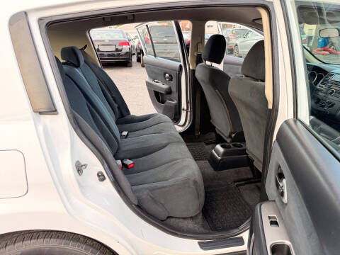 2010 Nissan Versa 1.8 S