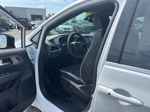 2027 Chrysler Pacifica Limited