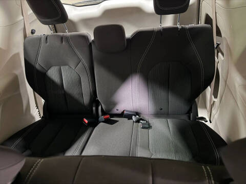 2021 Chrysler Voyager L