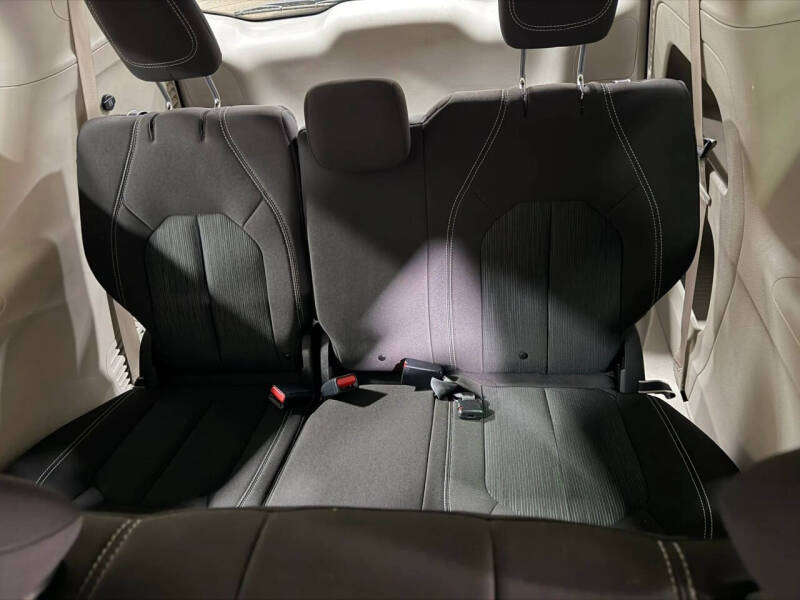 2021 Chrysler Voyager L