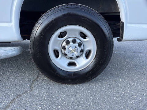 2024 Chevrolet Express 2500