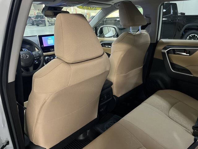 2025 Toyota RAV4 Hybrid XLE