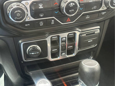 2023 Jeep Gladiator Overland