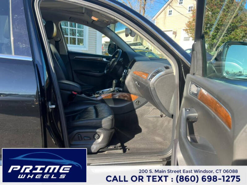 2011 Audi Q5 2.0T quattro Premium Plus