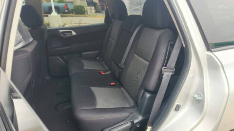 2017 Nissan Pathfinder SV