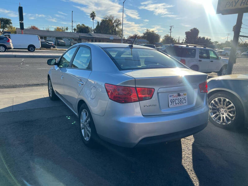 2012 Kia Forte EX photo 4