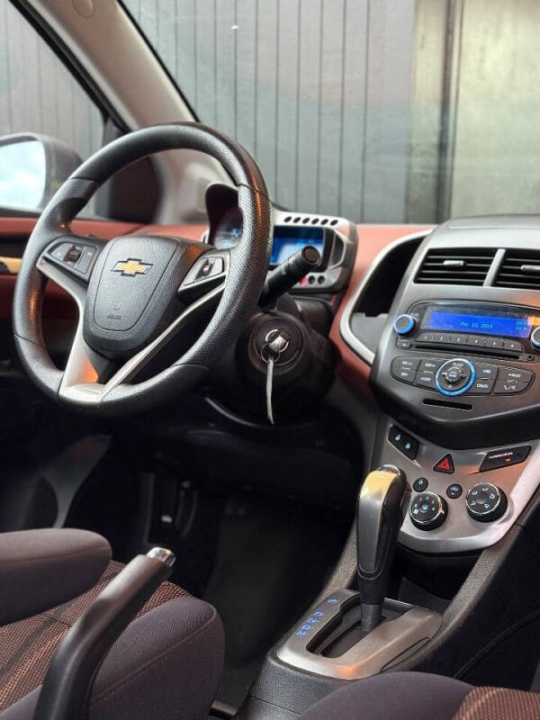 2013 Chevrolet Sonic LT Auto