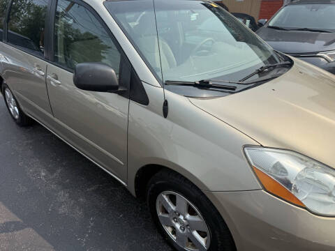 2010 Toyota Sienna LE 7-Passenger