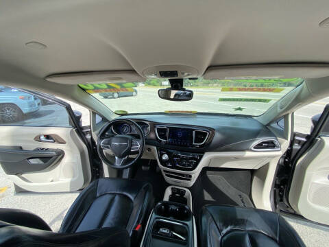 2017 Chrysler Pacifica Touring Plus