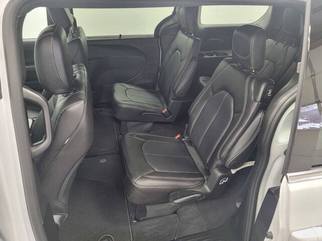 2026 Chrysler Voyager LX