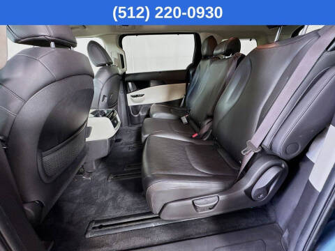 2023 Kia Carnival EX