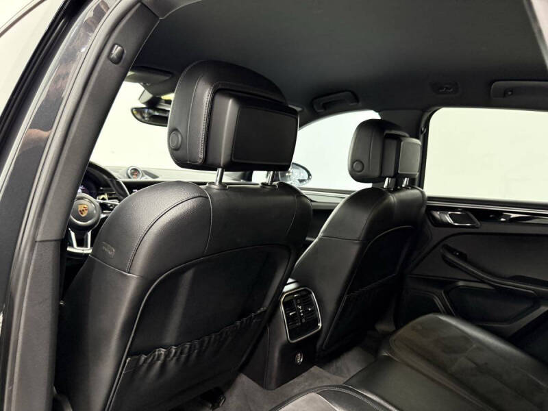 2017 Porsche Macan