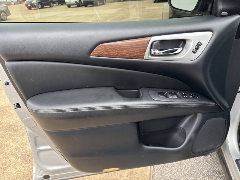 2019 Nissan Pathfinder Platinum