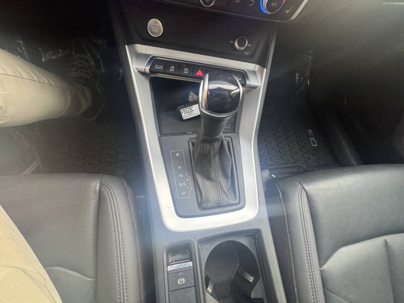 2020 Audi Q3 quattro Premium 45 TFSI