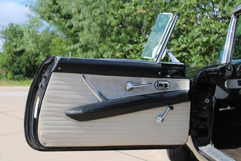 1956 Ford Thunderbird
