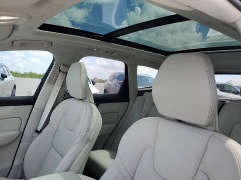 2026 Volvo XC60 T8 Ultra