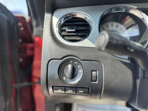 2011 Ford Mustang V6