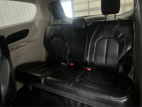 2020 Chrysler Voyager LXi