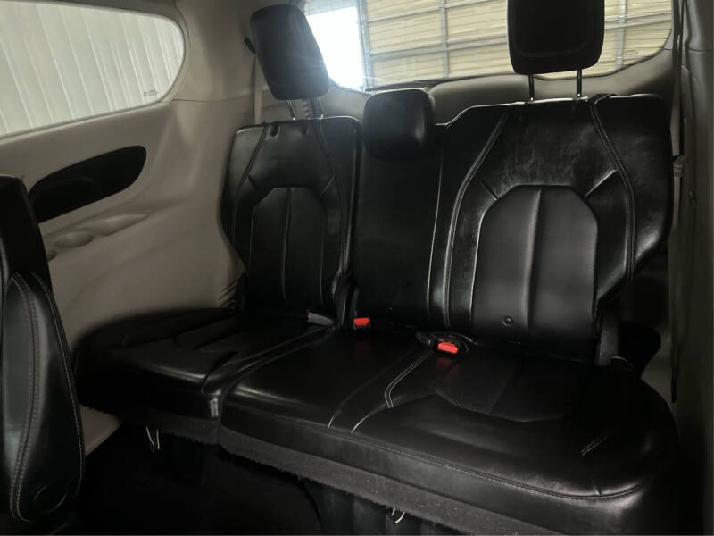 2020 Chrysler Voyager LXi