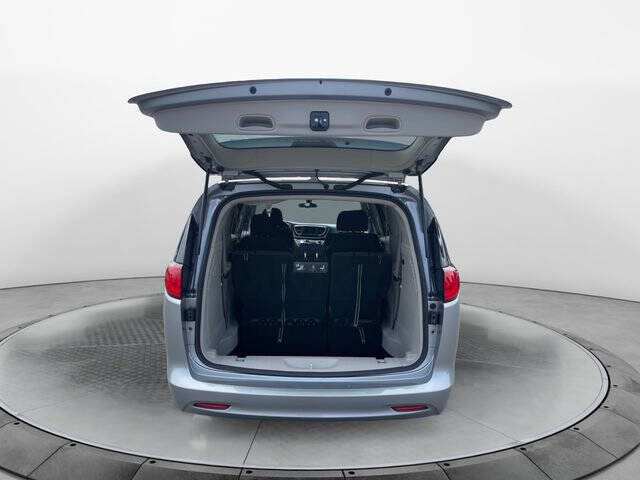 2021 Chrysler Voyager LX