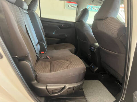 2022 Toyota Highlander L