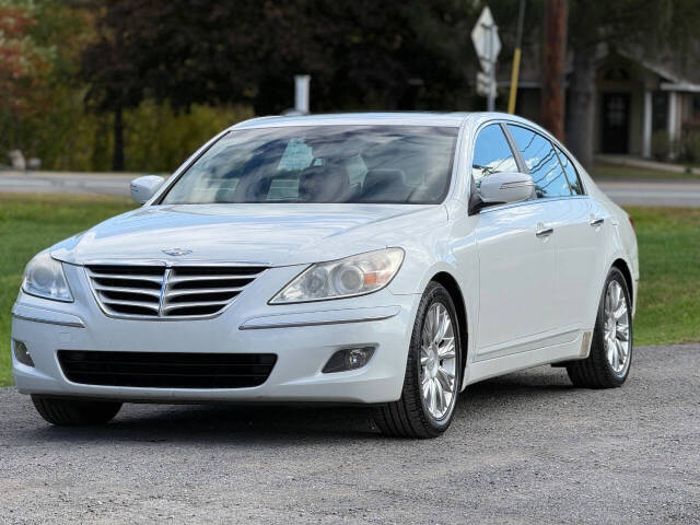 2010 Hyundai Genesis 3.8 photo 2