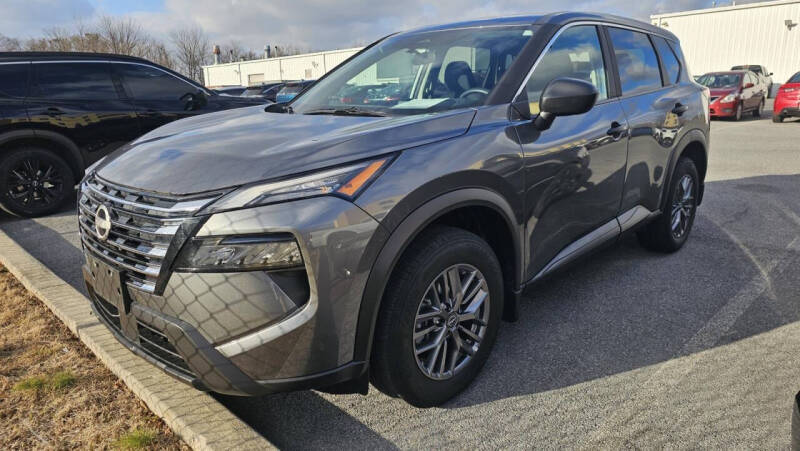 2025 Nissan Rogue S's photo