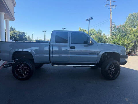 2004 Chevrolet Silverado 2500HD LS