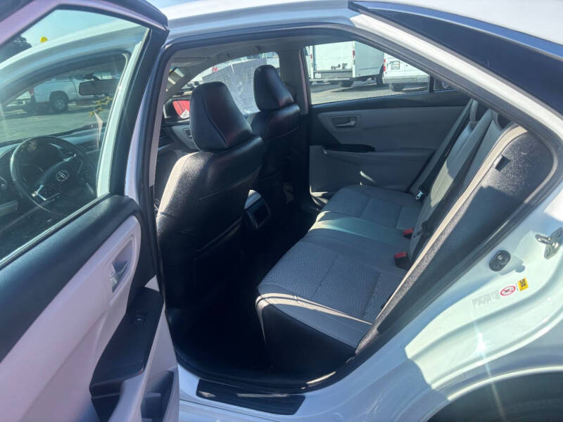 2017 Toyota Camry SE