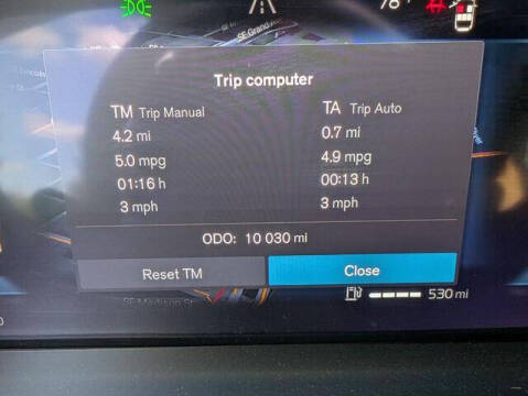 2025 Volvo XC60 B5 Plus Dark Theme