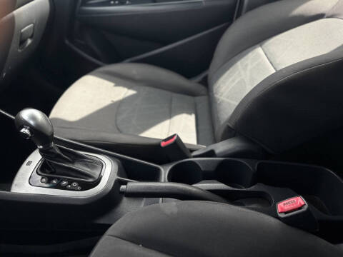 2015 Kia Rio 5-Door LX