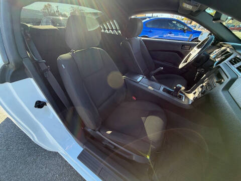 2014 Ford Mustang V6