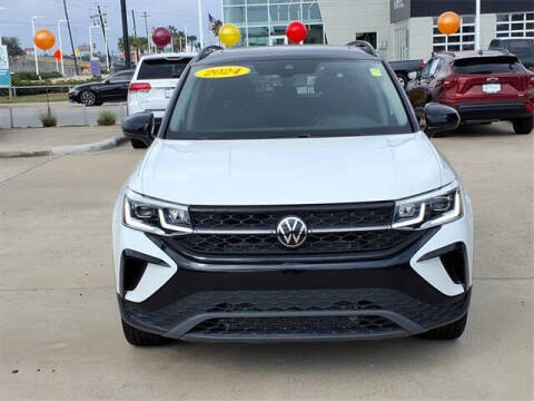 2024 Volkswagen Taos SE Black