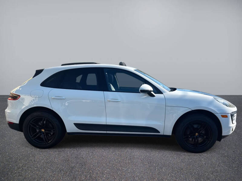 2017 Porsche Macan